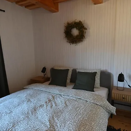 S Krbom Vedľa Zubačky *