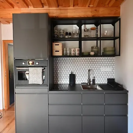 S Krbom Vedla Zubacky *